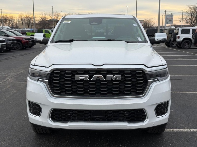 Ram 1500 Vehicle Full-screen Gallery Image 10