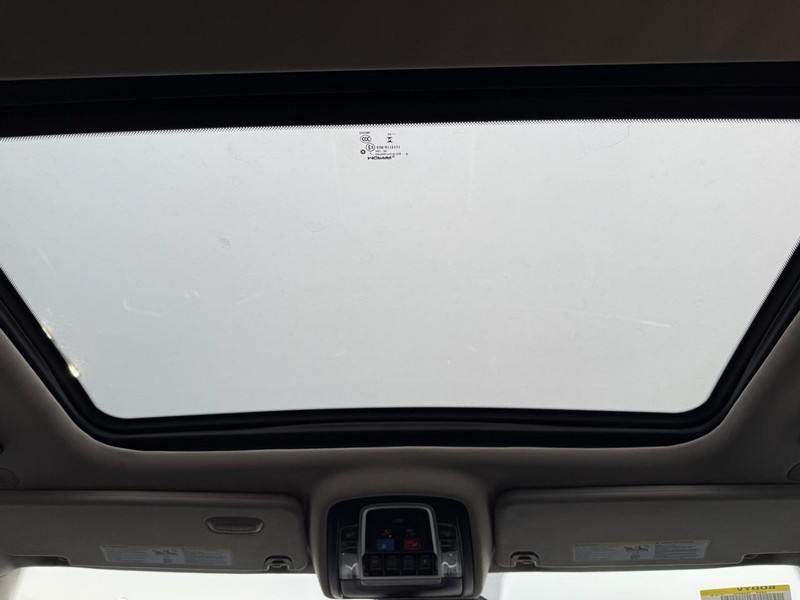 Ram 1500 Vehicle Full-screen Gallery Image 13