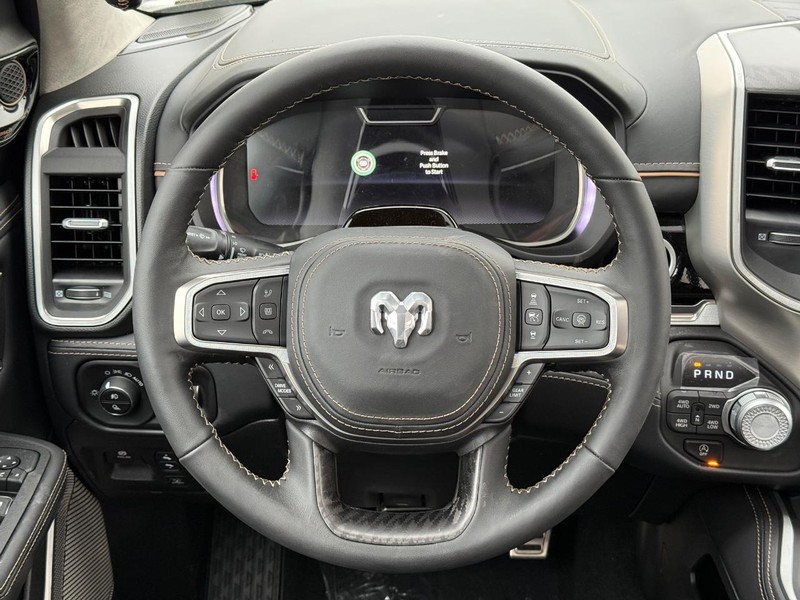 Ram 1500 Vehicle Full-screen Gallery Image 15