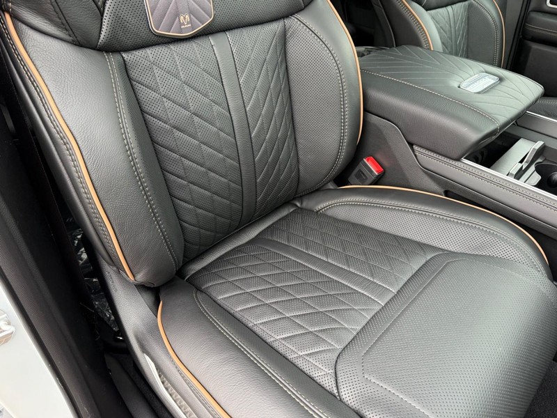 Ram 1500 Vehicle Full-screen Gallery Image 17