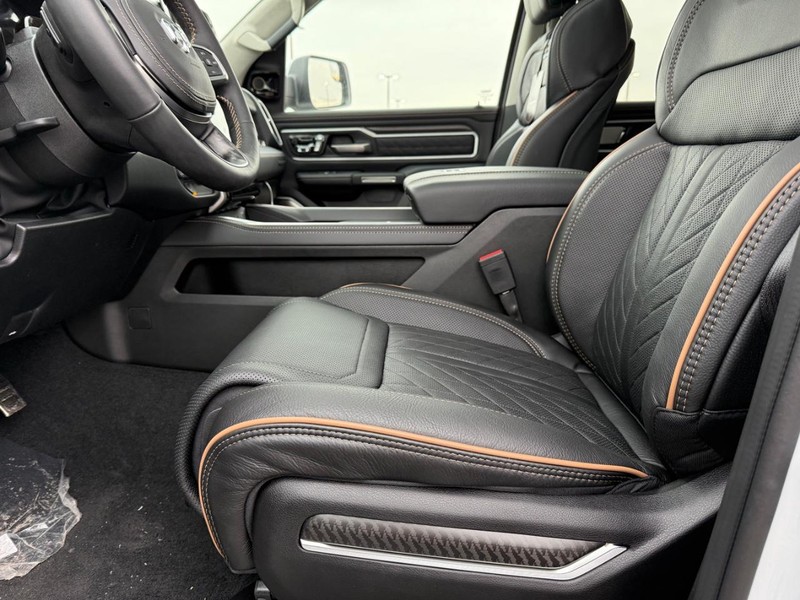 Ram 1500 Vehicle Full-screen Gallery Image 19