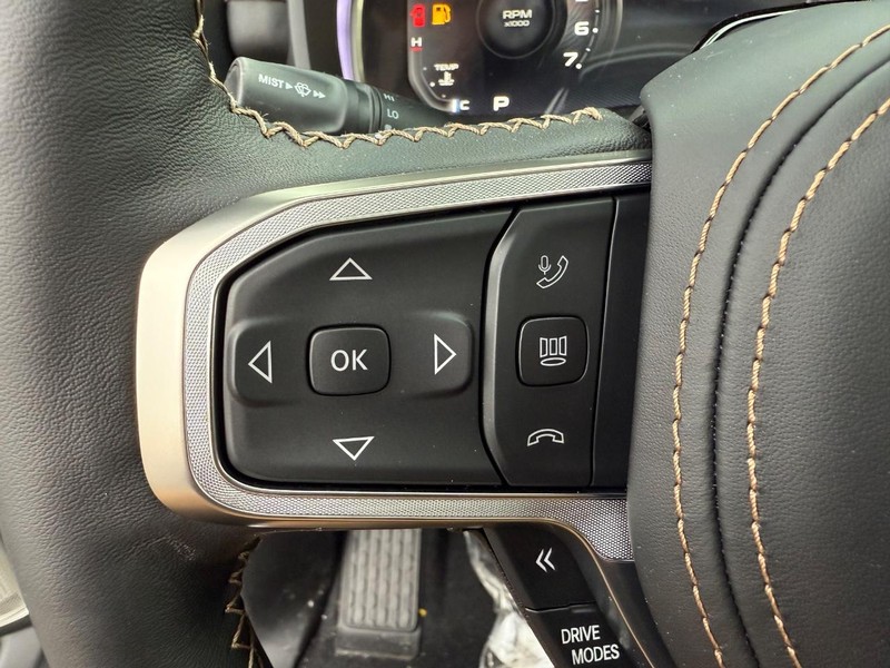 Ram 1500 Vehicle Full-screen Gallery Image 21