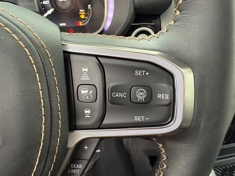 Ram 1500 Vehicle Full-screen Gallery Image 22