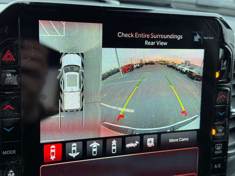 Ram 1500 Vehicle Full-screen Gallery Image 25