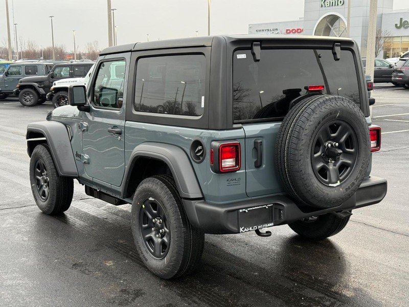 Jeep Wrangler Vehicle Full-screen Gallery Image 5