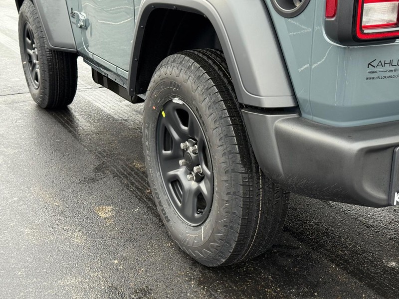 Jeep Wrangler Vehicle Full-screen Gallery Image 6