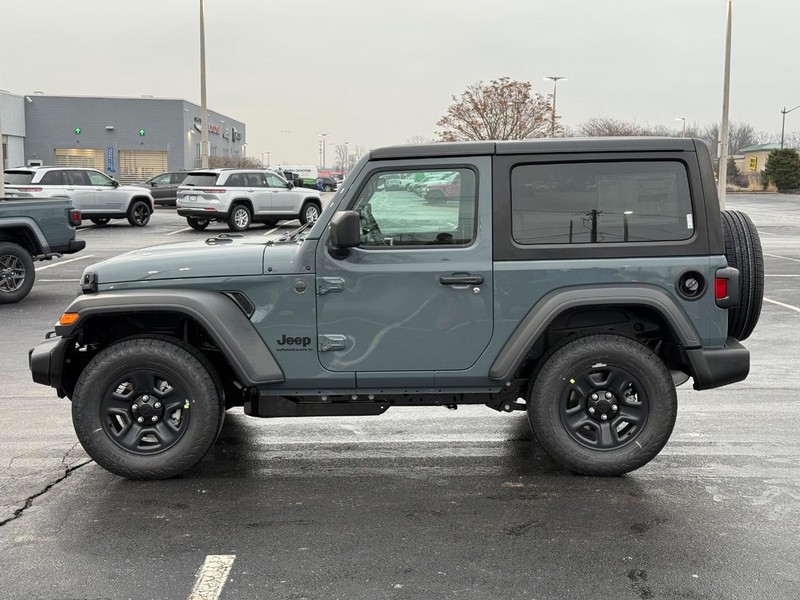 Jeep Wrangler Vehicle Full-screen Gallery Image 8