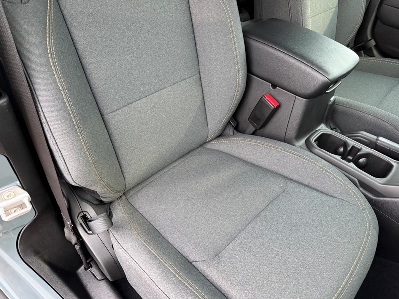 Jeep Wrangler Vehicle Full-screen Gallery Image 13