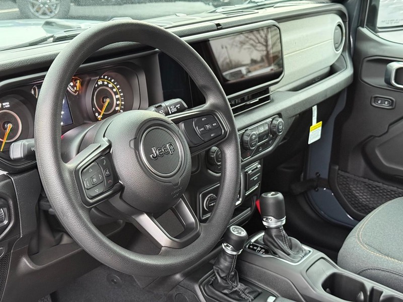 Jeep Wrangler Vehicle Full-screen Gallery Image 17