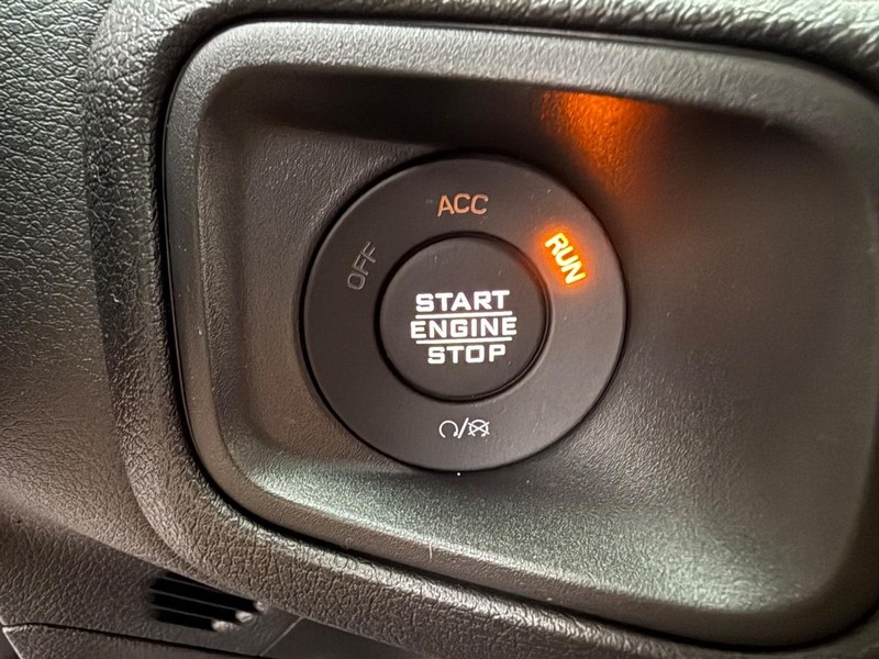 Jeep Wrangler Vehicle Full-screen Gallery Image 21