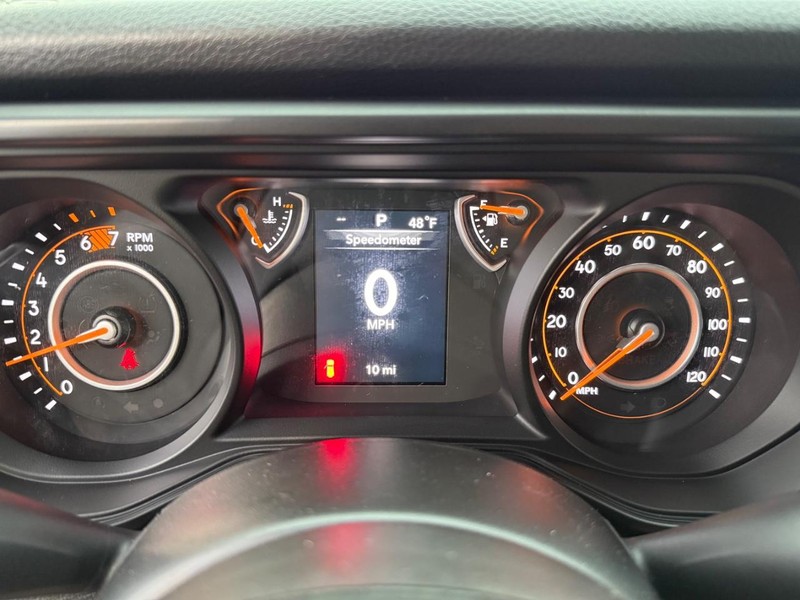 Jeep Wrangler Vehicle Full-screen Gallery Image 27