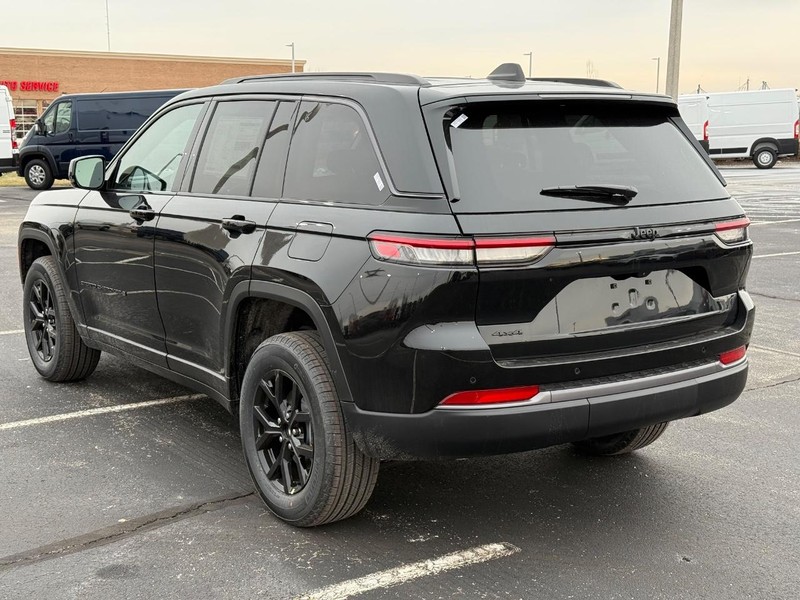 Jeep Grand Cherokee Vehicle Full-screen Gallery Image 5