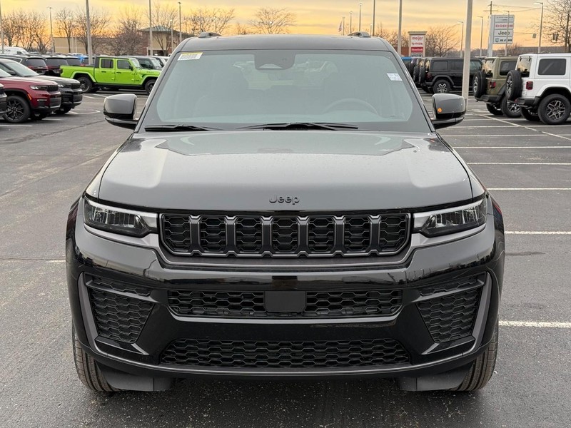 Jeep Grand Cherokee Vehicle Full-screen Gallery Image 11