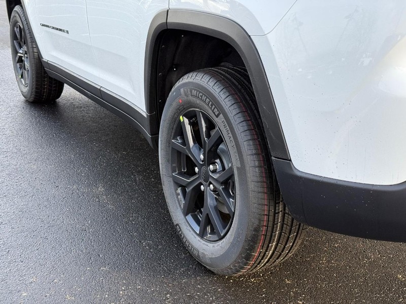 Jeep Grand Cherokee Vehicle Full-screen Gallery Image 6