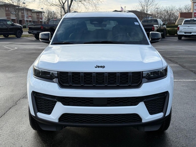 Jeep Grand Cherokee Vehicle Full-screen Gallery Image 10