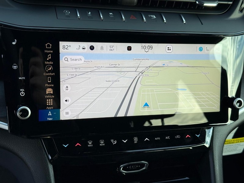 Jeep Grand Cherokee Vehicle Full-screen Gallery Image 24