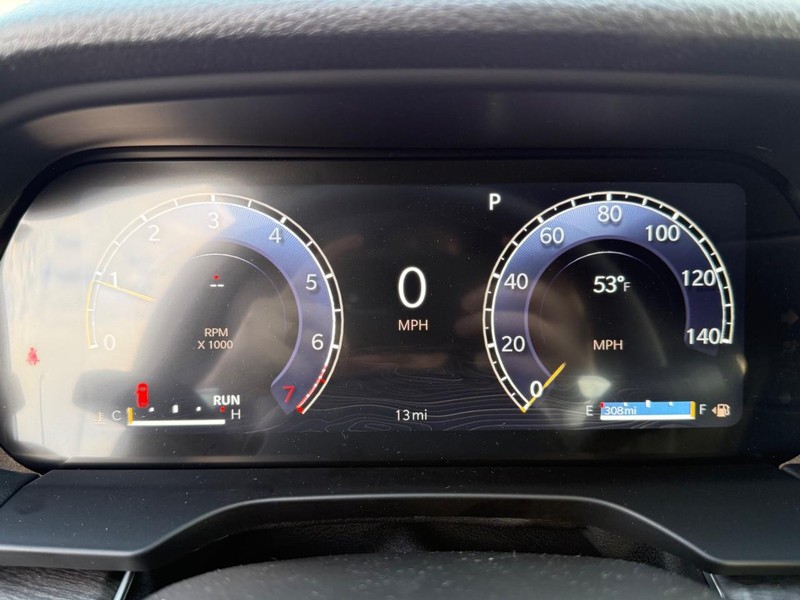 Jeep Grand Cherokee Vehicle Full-screen Gallery Image 29