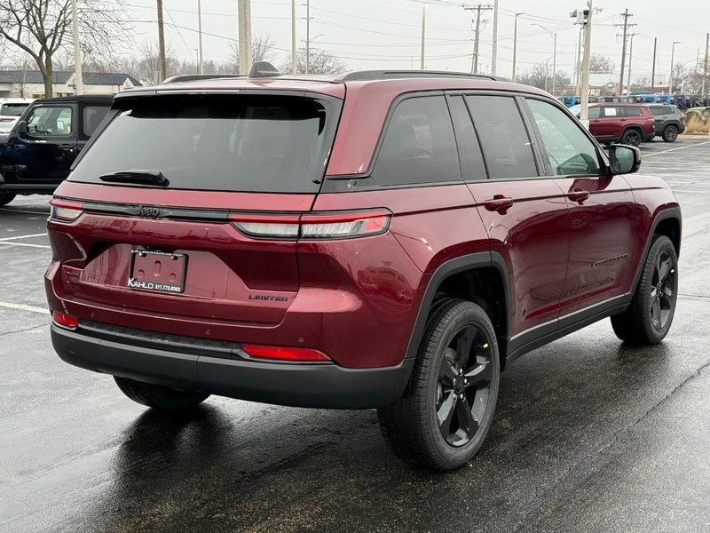 Jeep Grand Cherokee Vehicle Full-screen Gallery Image 3