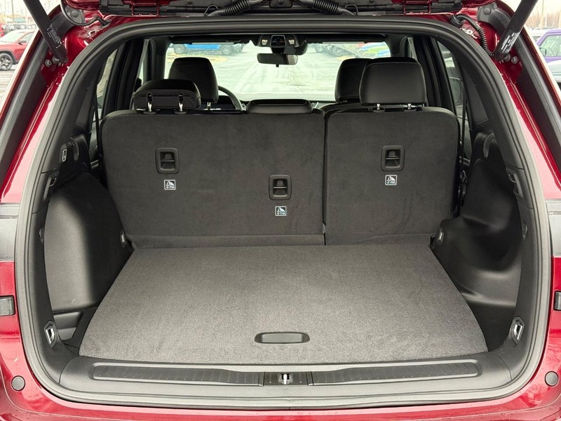 Jeep Grand Cherokee Vehicle Full-screen Gallery Image 7