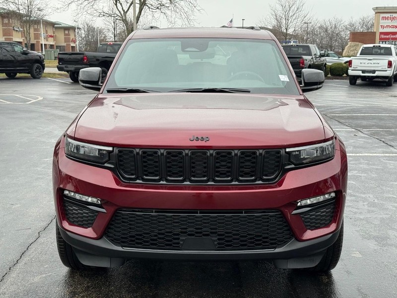 Jeep Grand Cherokee Vehicle Full-screen Gallery Image 11