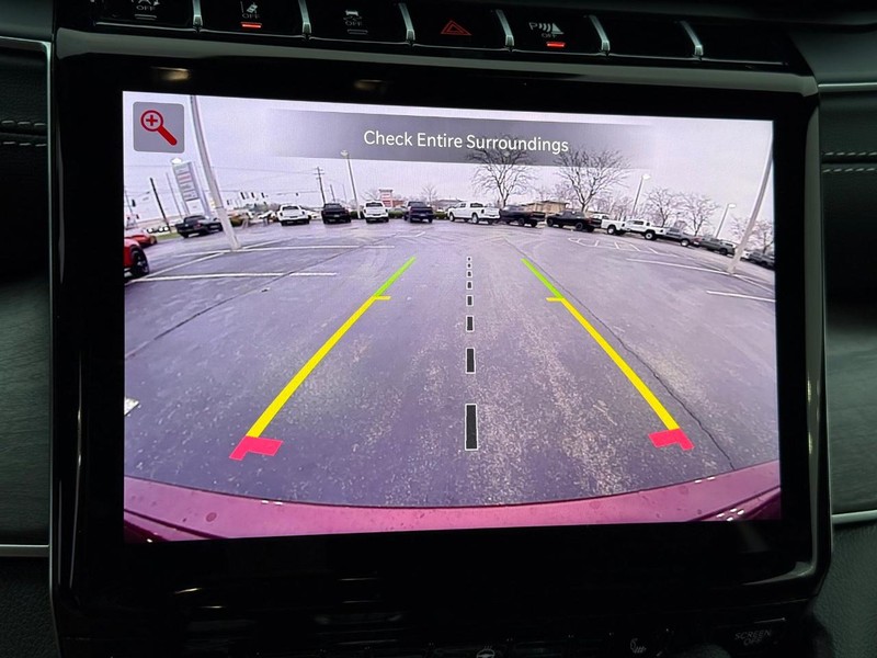 Jeep Grand Cherokee Vehicle Full-screen Gallery Image 26