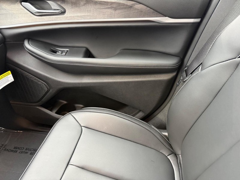 Jeep Grand Cherokee Vehicle Full-screen Gallery Image 29