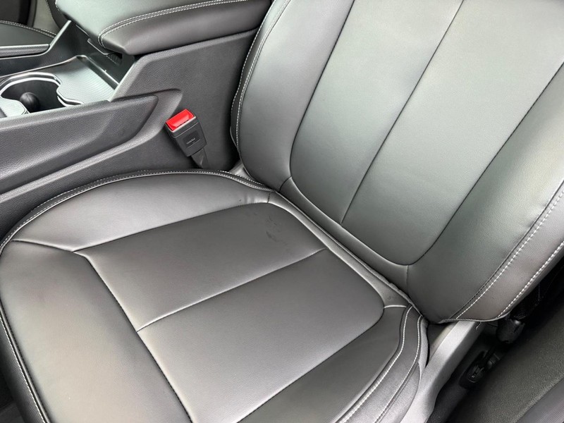 Jeep Grand Cherokee Vehicle Full-screen Gallery Image 32