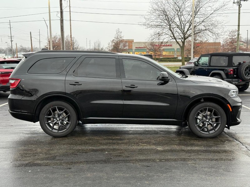 Dodge Durango Vehicle Full-screen Gallery Image 2