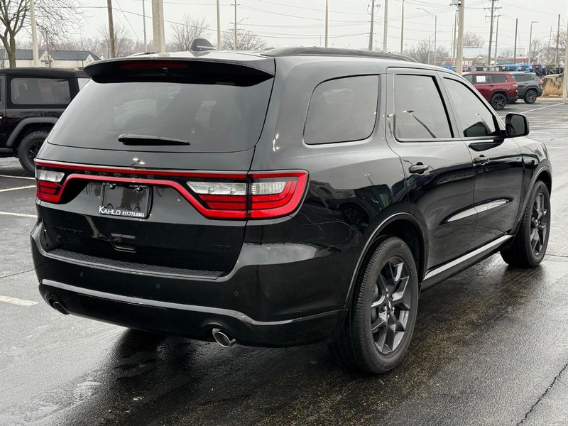 Dodge Durango Vehicle Full-screen Gallery Image 3