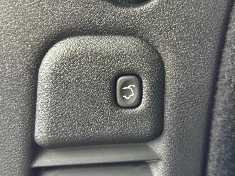 Dodge Durango Vehicle Full-screen Gallery Image 8