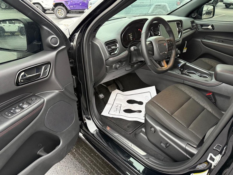 Dodge Durango Vehicle Full-screen Gallery Image 19