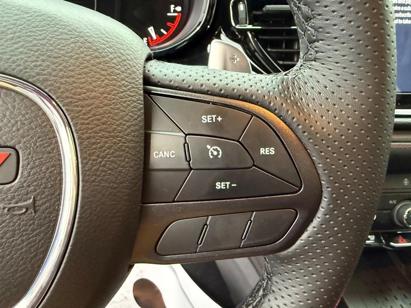 Dodge Durango Vehicle Full-screen Gallery Image 23