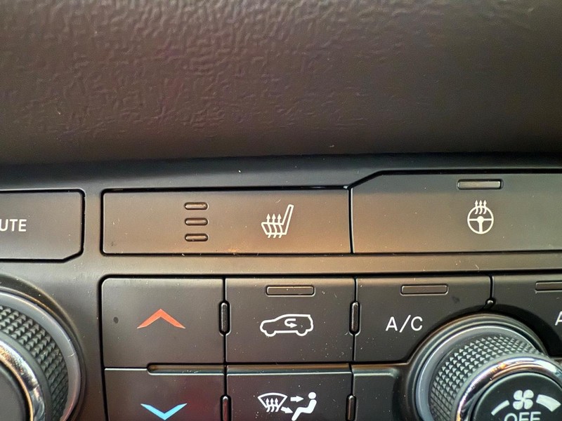 Dodge Durango Vehicle Full-screen Gallery Image 25