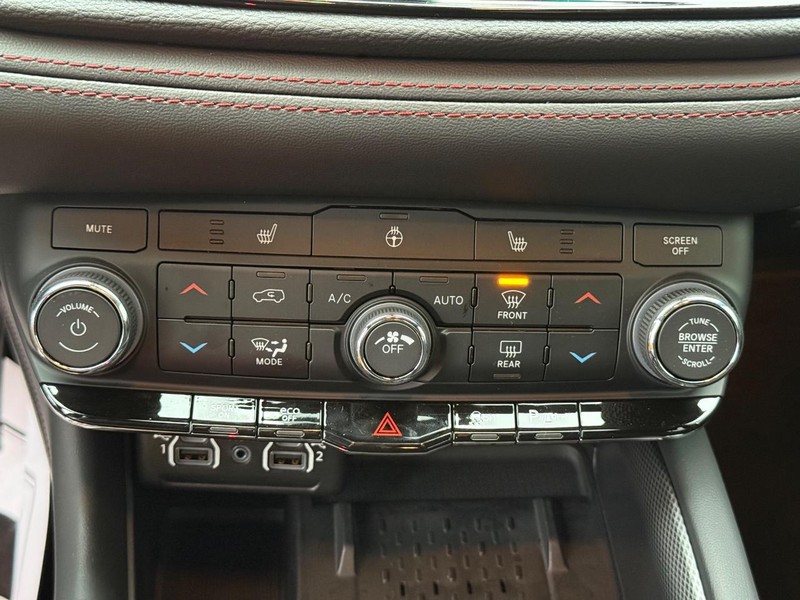 Dodge Durango Vehicle Full-screen Gallery Image 28