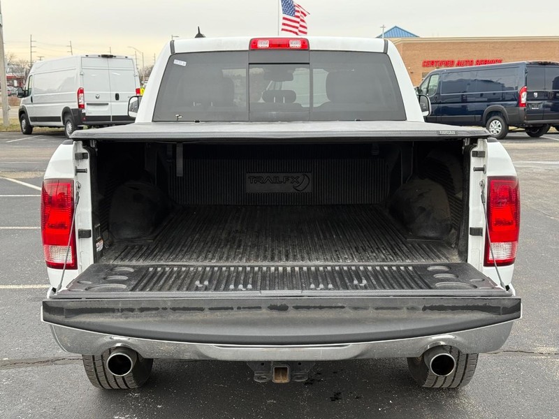 Ram 1500 Classic Vehicle Full-screen Gallery Image 7