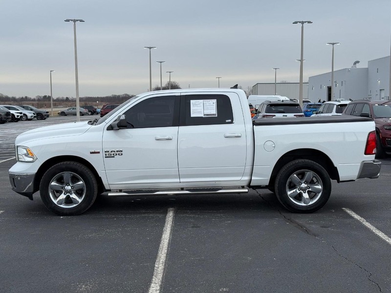 Ram 1500 Classic Vehicle Full-screen Gallery Image 8