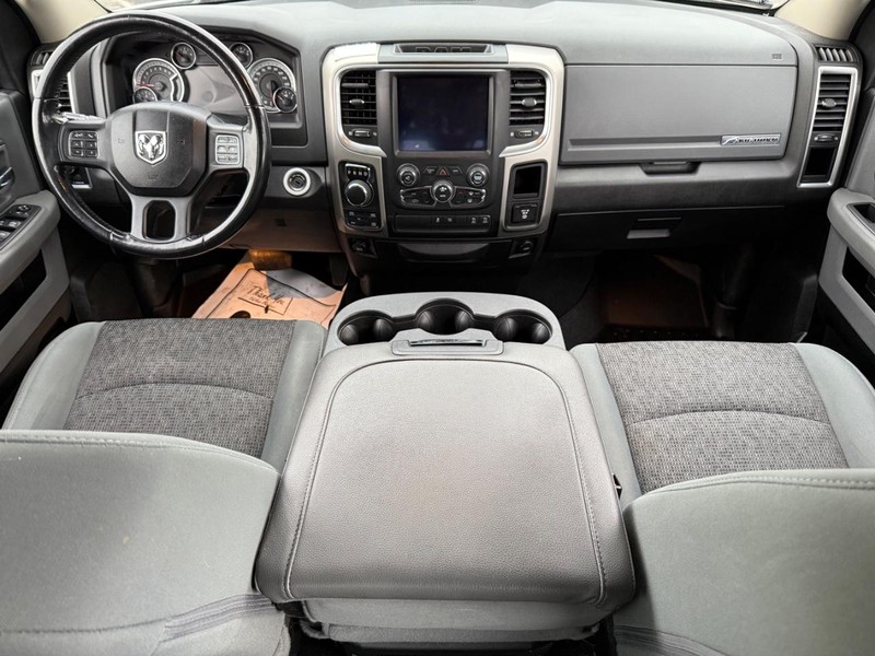 Ram 1500 Classic Vehicle Full-screen Gallery Image 13