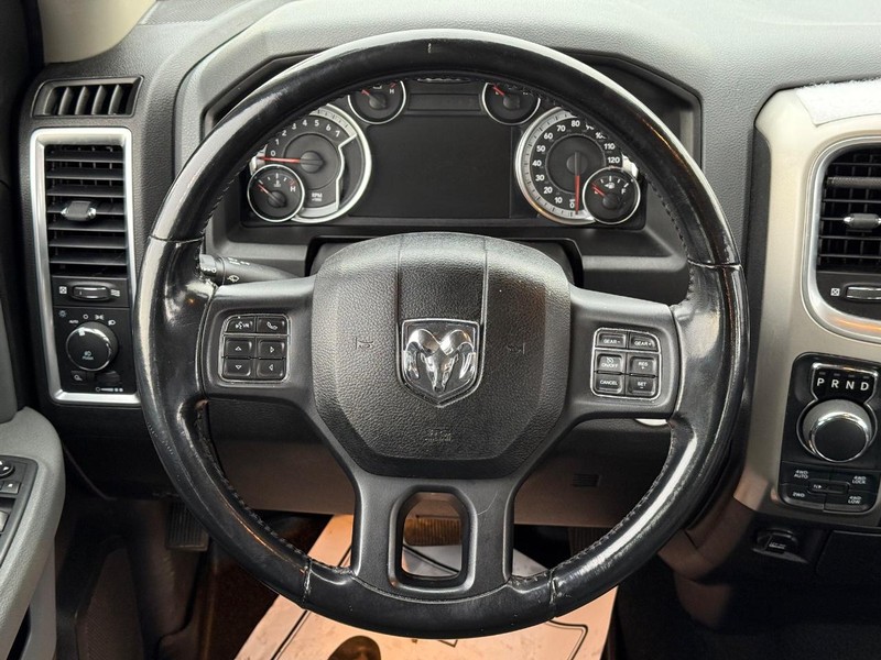 Ram 1500 Classic Vehicle Full-screen Gallery Image 14