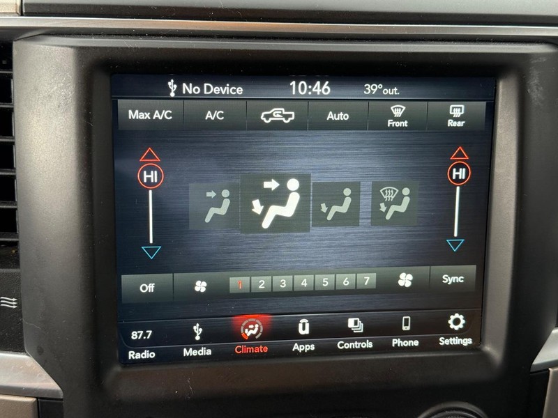 Ram 1500 Classic Vehicle Full-screen Gallery Image 22