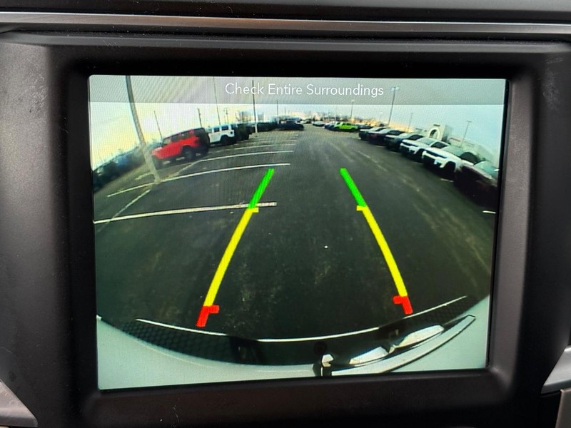 Ram 1500 Classic Vehicle Full-screen Gallery Image 23