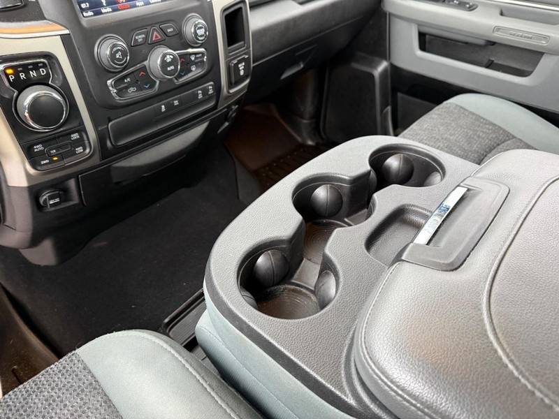 Ram 1500 Classic Vehicle Full-screen Gallery Image 25