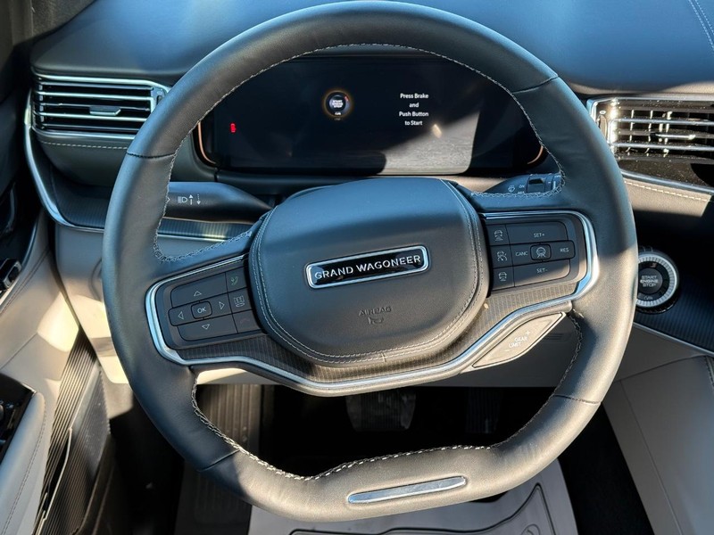 Jeep Grand Wagoneer Vehicle Full-screen Gallery Image 16