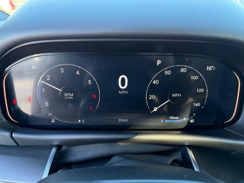 Jeep Grand Wagoneer Vehicle Full-screen Gallery Image 30