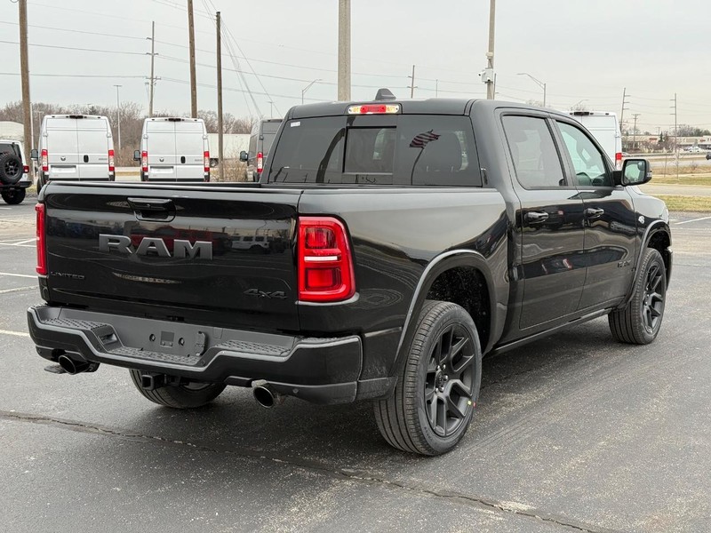 Ram 1500 Vehicle Full-screen Gallery Image 3