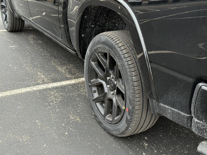 Ram 1500 Vehicle Full-screen Gallery Image 6