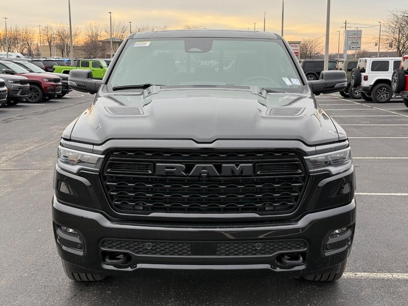 Ram 1500 Vehicle Full-screen Gallery Image 10