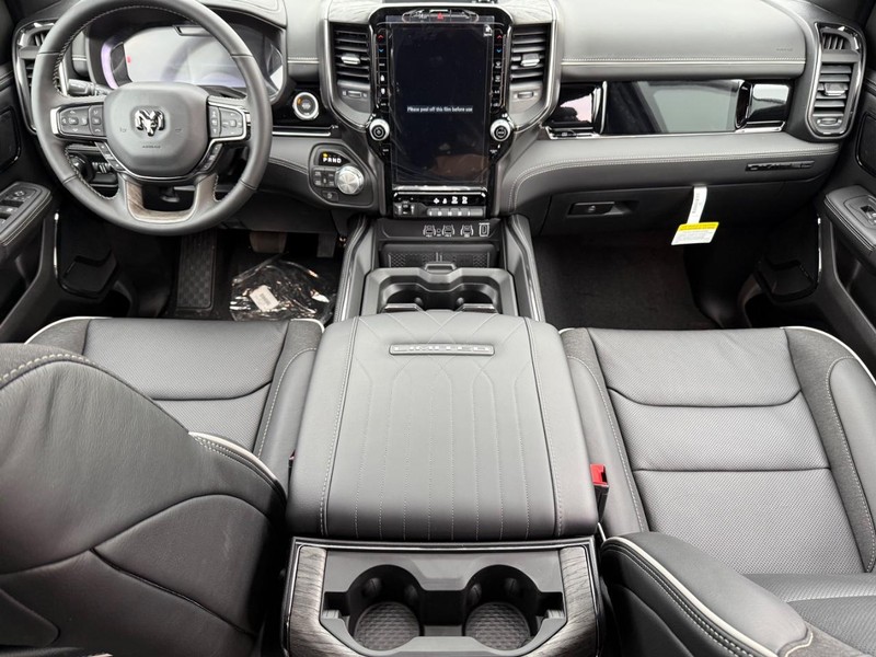 Ram 1500 Vehicle Full-screen Gallery Image 14