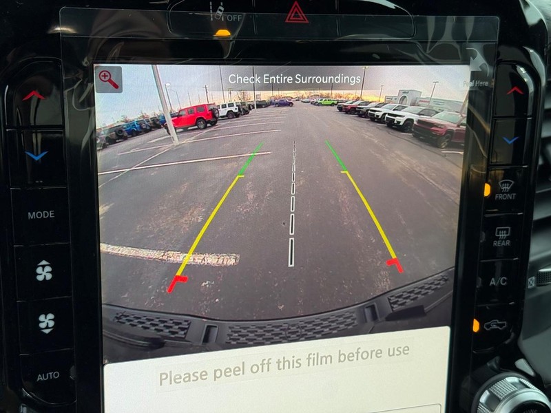 Ram 1500 Vehicle Full-screen Gallery Image 25