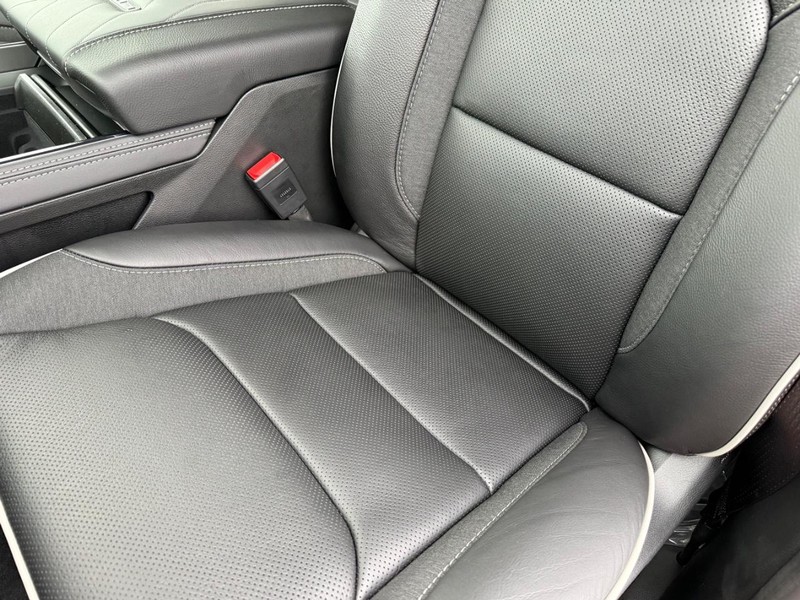 Ram 1500 Vehicle Full-screen Gallery Image 31