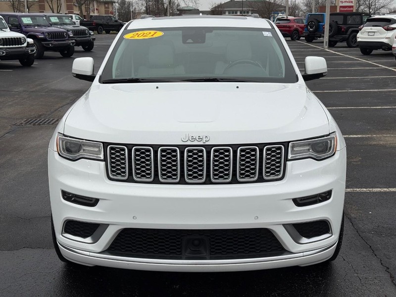 Jeep Grand Cherokee Vehicle Full-screen Gallery Image 11